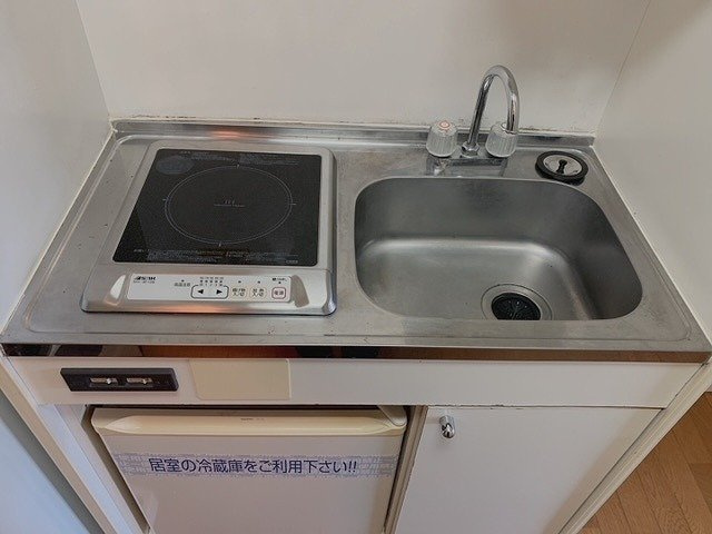 レオパレスＲＡＦＦＩＮＡＴＯＩのキッチン|キッチンでお料理をお楽しみください