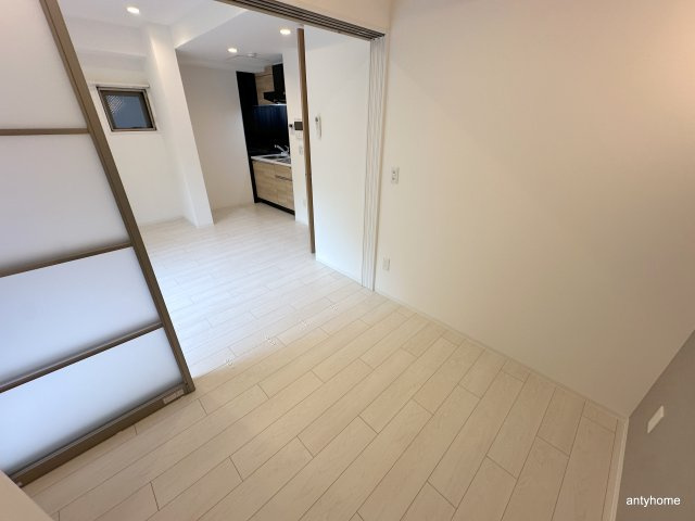 シーズンフラッツ靭本町　仲介手数料無料の洋室