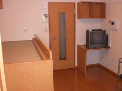 【居間・リビング】 | レオパレスウェアハウス | ゆったりとしたリビングです