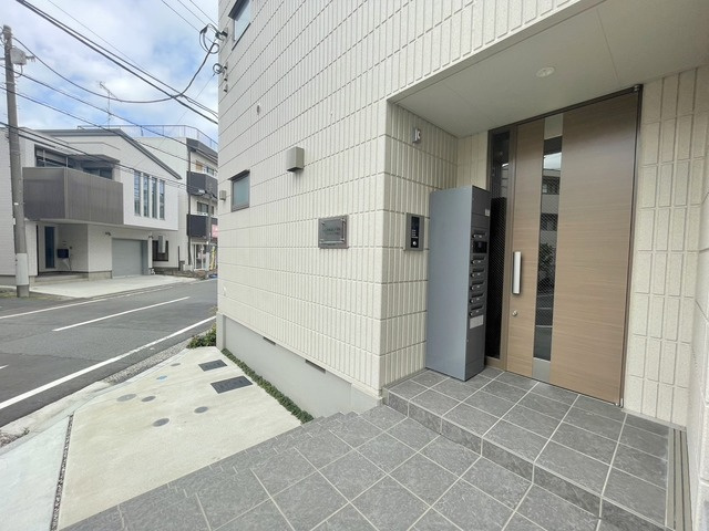 ラ・ベラヴィータ横濱大口のエントランス|オートロック完備のエントランス