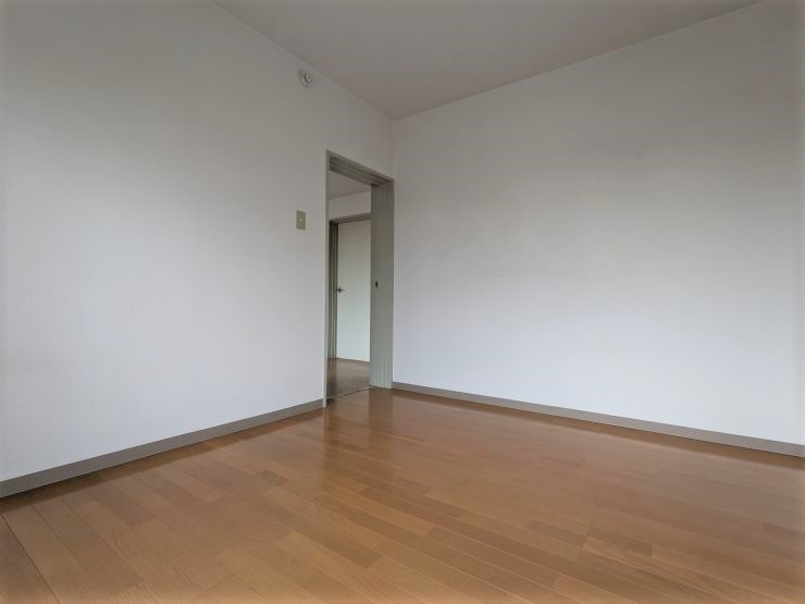 ワイケービー桜台の居間・リビング