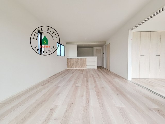 合志市合生第3-3棟（16号棟）　の居間・リビング|多くの時間を過すことになるリビングだからこそ、いつも穏やかな空間・解放感が味わえ毎日が充実します。