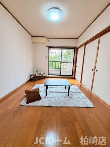 コーポナカムラの洋室