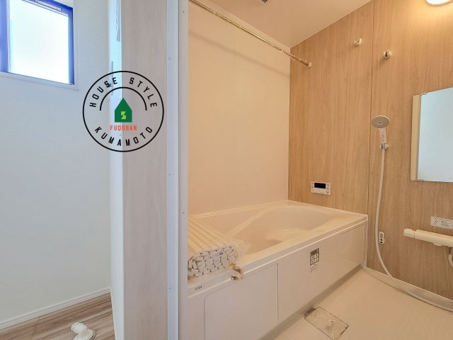 合志市合生第3-3棟（17号棟）　の浴室|1日の疲れを癒してくれる広々バスルーム。雨の日のお洗濯にも大活躍な浴室乾燥機付です！