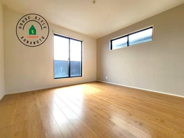 合志市合生第3-3棟（17号棟）　の寝室|主寝室には収納力に優れたクローゼットがありますので、お部屋もすっきり片付きます。