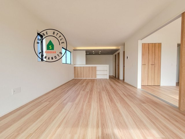 合志市合生第3-3棟（17号棟）　の居間・リビング|多くの時間を過すことになるリビングだからこそ、いつも穏やかな空間・解放感が味わえ毎日が充実します。