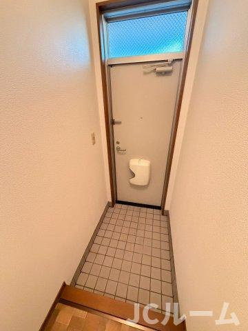 コーポひまわりの玄関