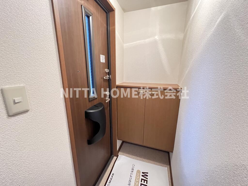 ピュアライフ　Ｂ棟の玄関|【同タイプ物件写真】下駄箱も付いています！！