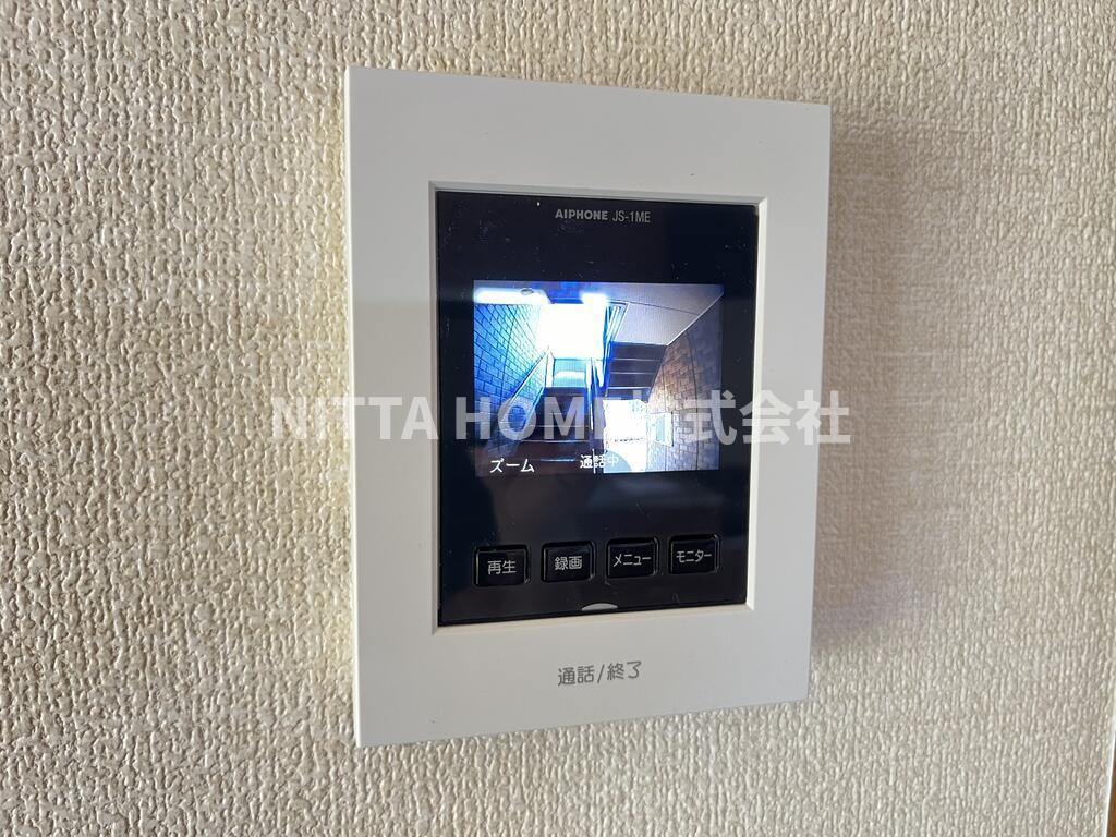 ピュアライフ　Ｂ棟のセキュリティ|【同タイプ物件写真】ＴＶインターホン付きで安心ですね(^^)