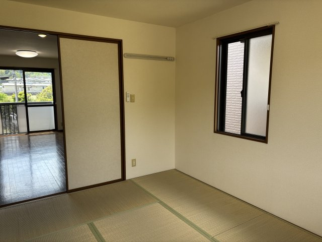 ピュアライフ　Ｂ棟の和室|和室には窓がついています◎