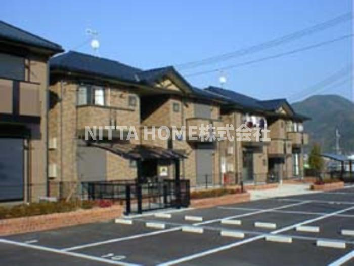 ピュアライフ　Ｂ棟の外観|ファミリーの方におススメの物件です◇