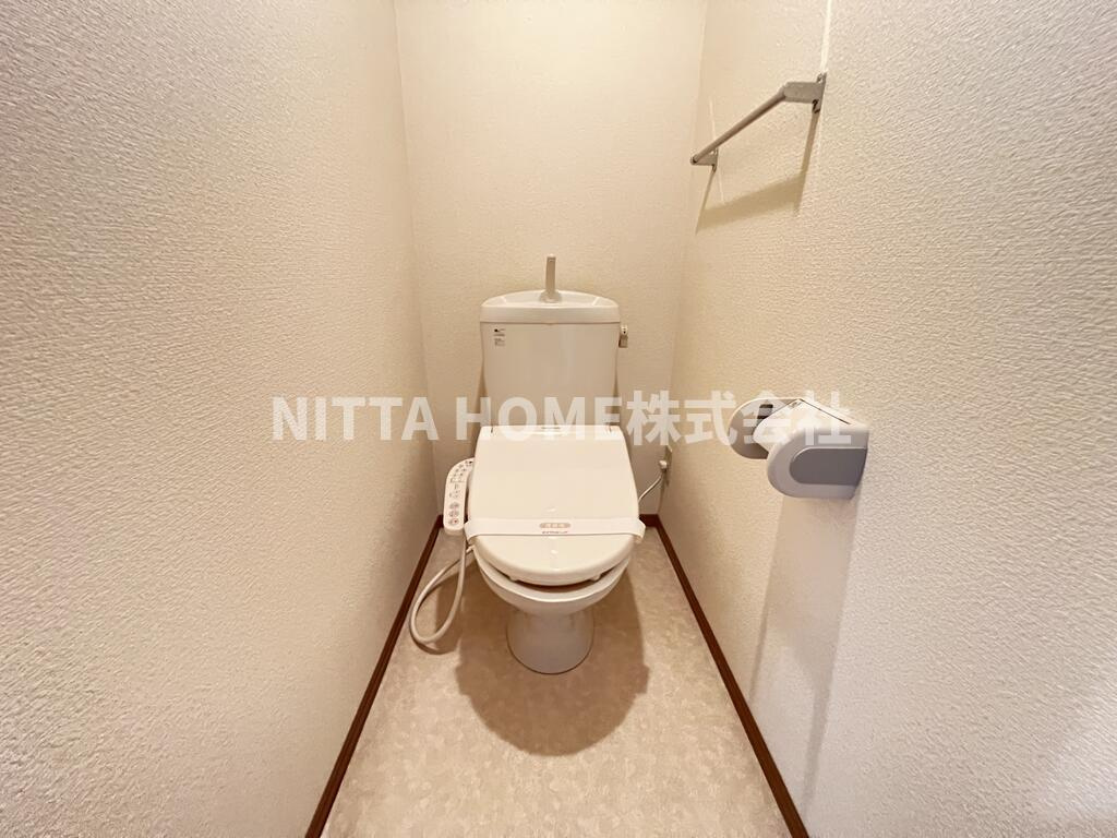 ピュアライフ　Ｂ棟のトイレ|【同タイプ物件写真】温水洗浄便座付きですよ(^^)/