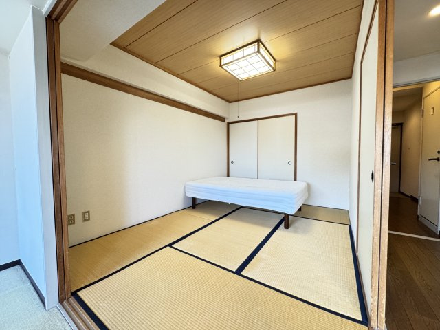 ソレイユ南町の和室|■6.0帖和室