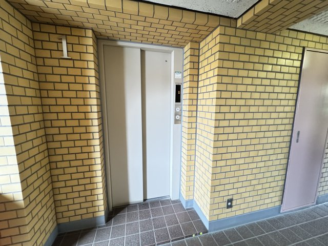 ソレイユ南町の設備|■お部屋はエレベーター下りてすぐです