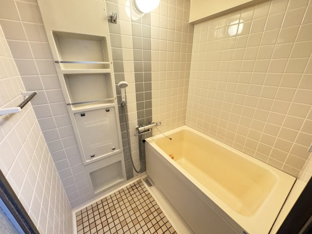 ソレイユ南町の浴室|■浴槽も十分な広さがあります