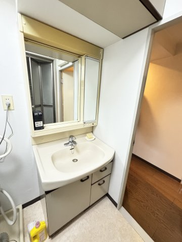 ソレイユ南町の独立洗面台|■洗面化粧台は標準にて