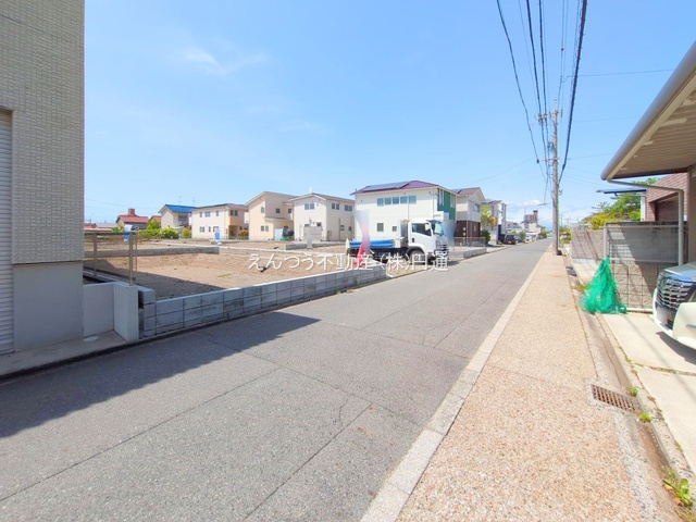 下之一色町の前面道路含む現地写真