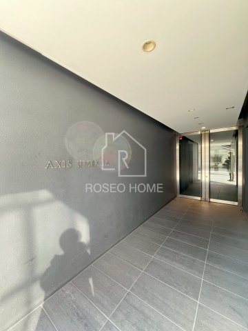 AXIS UMEKITAのエントランス