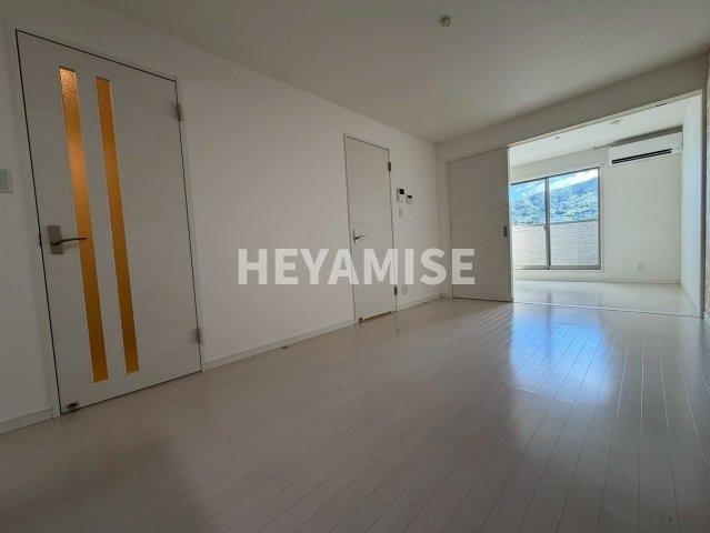 modern palazzoレイールの駐車場