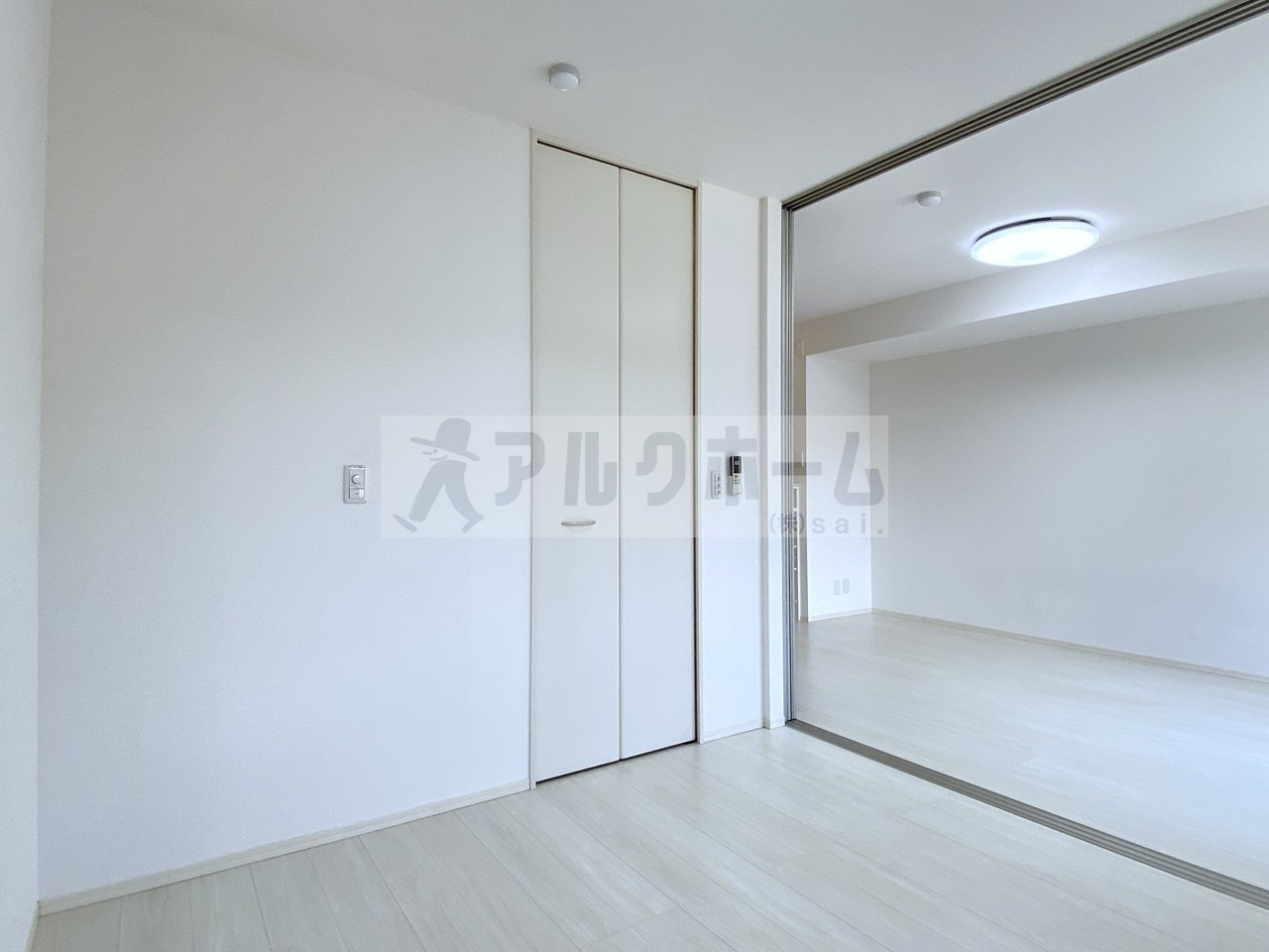 ブリーゼ久宝寺B棟の洋室