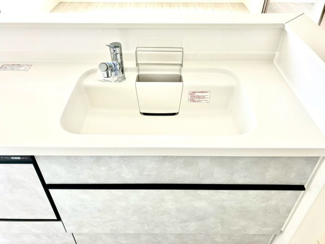 丸亀市前塩屋町①　駐車4台可能　オール電化新築住宅のキッチン|シンプルなデザインでお手入れも簡単です。