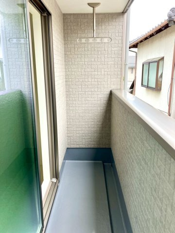 丸亀市前塩屋町①　駐車4台可能　オール電化新築住宅のバルコニー|寝室から出入りできるバルコニーです。