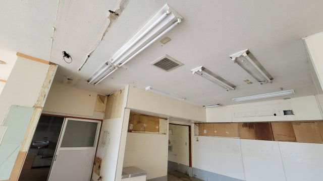 平塚市桃浜町の店舗事務所の内装