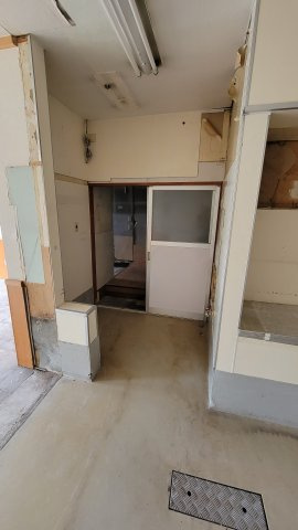 平塚市桃浜町の店舗事務所の内装