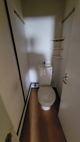 平塚市桃浜町の店舗事務所の内装