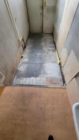 平塚市桃浜町の店舗事務所の内装