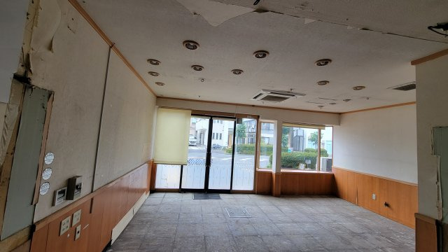 平塚市桃浜町の店舗事務所の内装