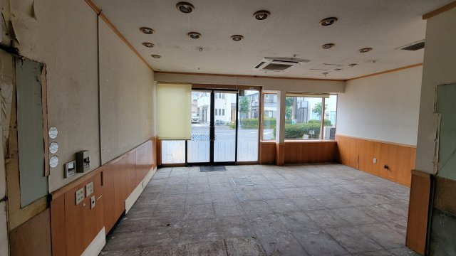 平塚市桃浜町の店舗事務所の内装