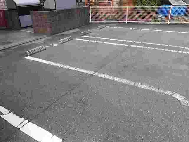 サン　クレメントＣの駐車場