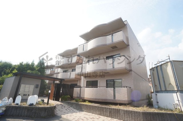 グリーンテラス中山の外観