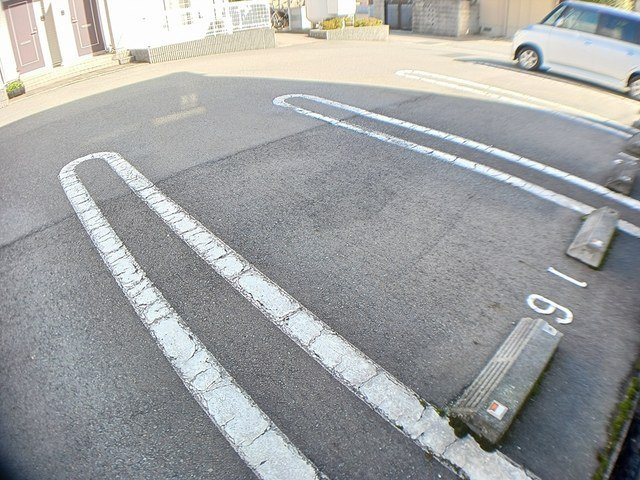 サニーパレスＢの駐車場