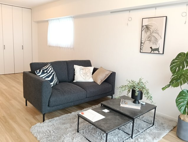 【居間・リビング】 | こちらの居間で趣味の時間をお楽しみください