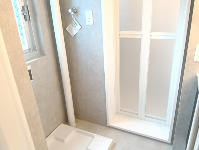 【脱衣所】 | 洗濯機パンも設置済