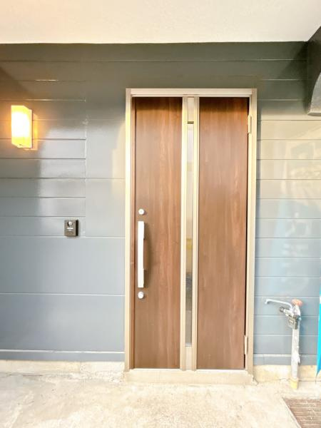 三戸郡五戸町字地蔵岱の玄関|【リフォーム済】おうちの顔となる玄関ドアは新品に交換しました。