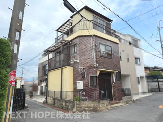 【外観】 | 昭和５１年２月建築！角地で明るく開放的です♪ぜひ現地をご確認ください！！ルーフバルコニーのあるお家です！！