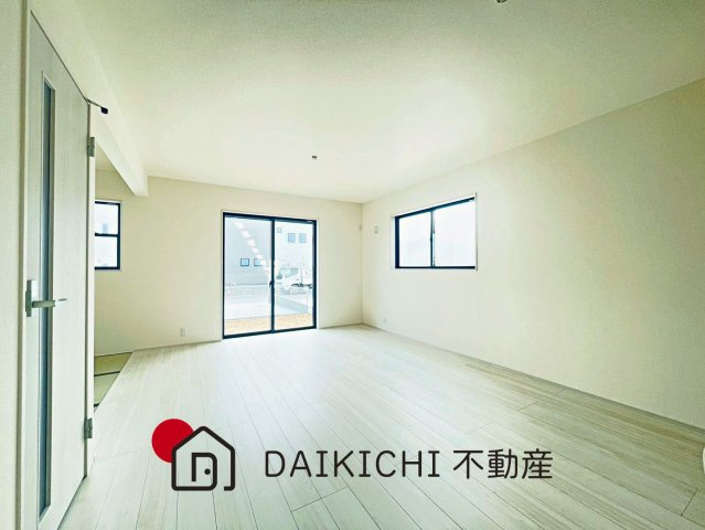 【居間・リビング】 | 行田市城西第2　リーブルガーデン　新築戸建　全9棟　4号棟
