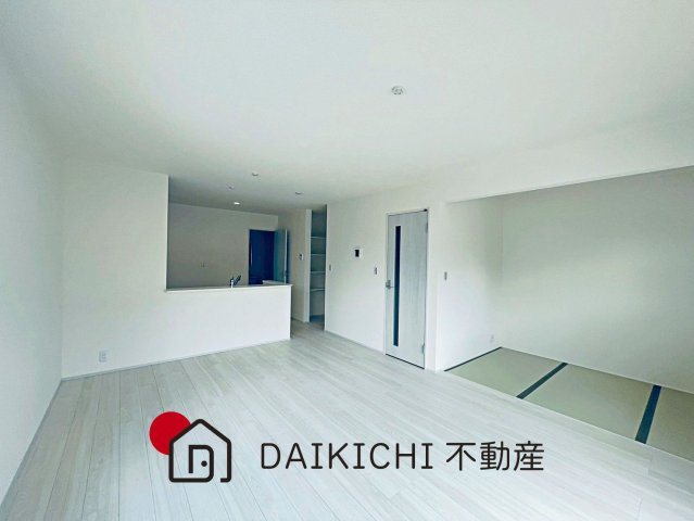 【居間・リビング】 | 行田市城西第2　リーブルガーデン　新築戸建　全9棟　4号棟