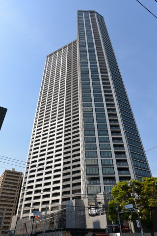 トライスター型タワーマンション　53階建　制震構造
