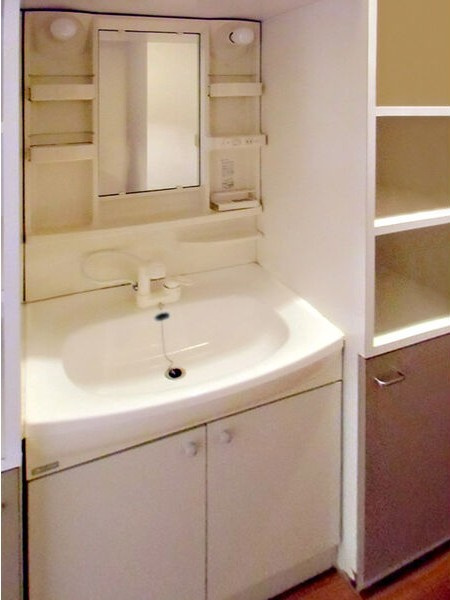 グランデ亀の井の洗面所