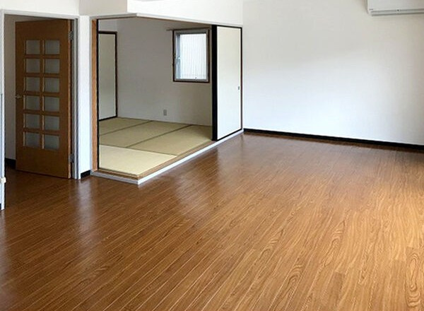 グランデ亀の井の居間・リビング