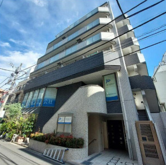 【外観】 | 鉄筋コンクリート造のがっちりとした建物。