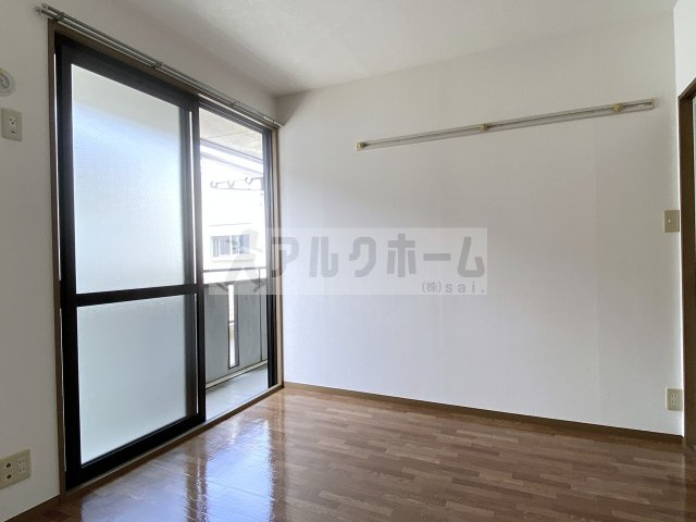 メュールパレ松本2の洋室