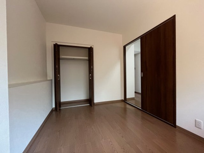 【収納】 | ライオンズマンション西鈴蘭台第２ | 大きなクローゼットでお荷物がたくさん収納できます。