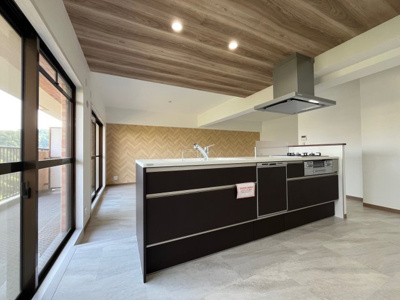 【キッチン】 | ライオンズマンション西鈴蘭台第２ | システムキッチン新調しております。