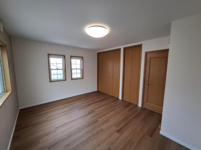 富田林市伏山　リフォーム済み戸建ての寝室