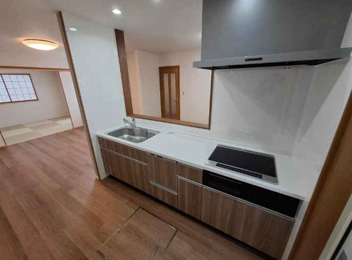 富田林市伏山　リフォーム済み戸建てのキッチン